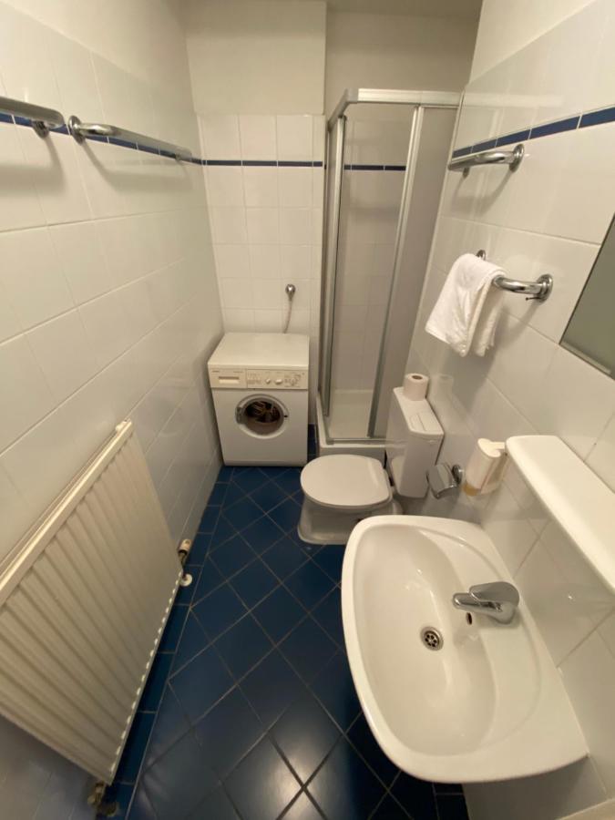Appartement Pension 700M Zum Ring Viena Exterior foto