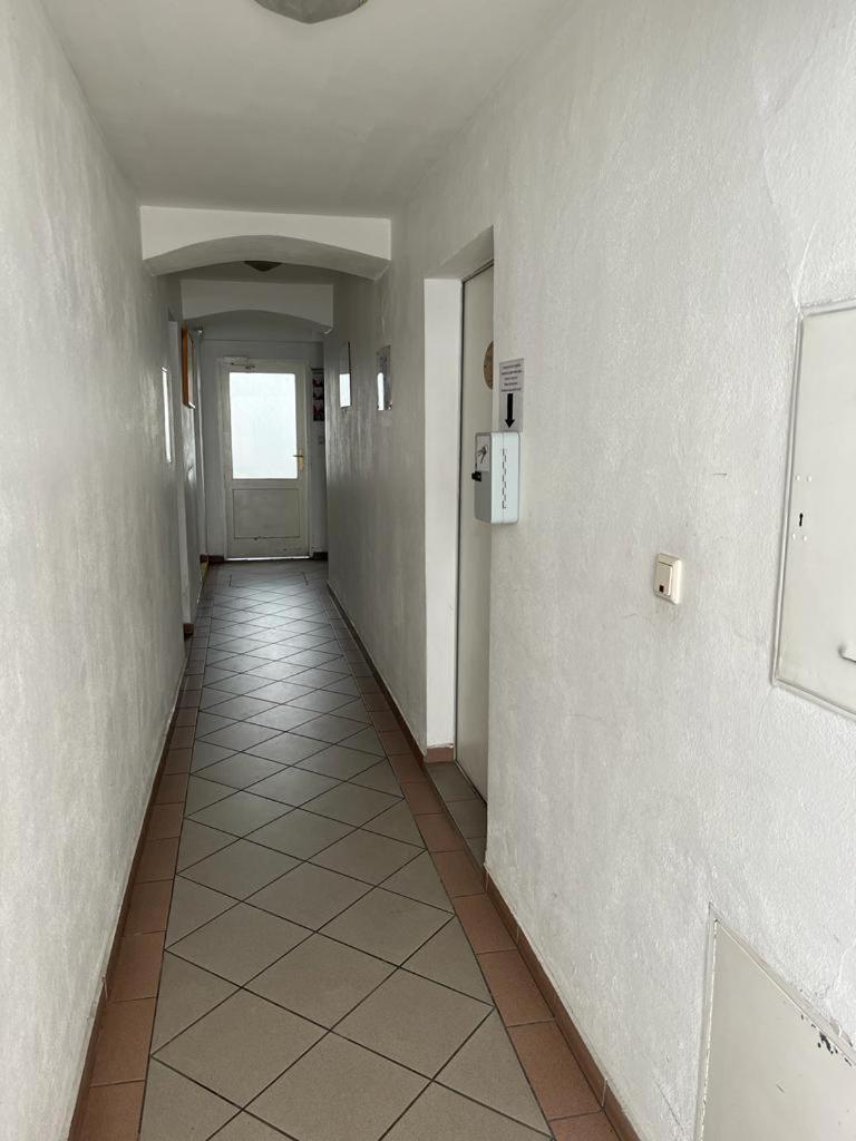Appartement Pension 700M Zum Ring Viena Exterior foto